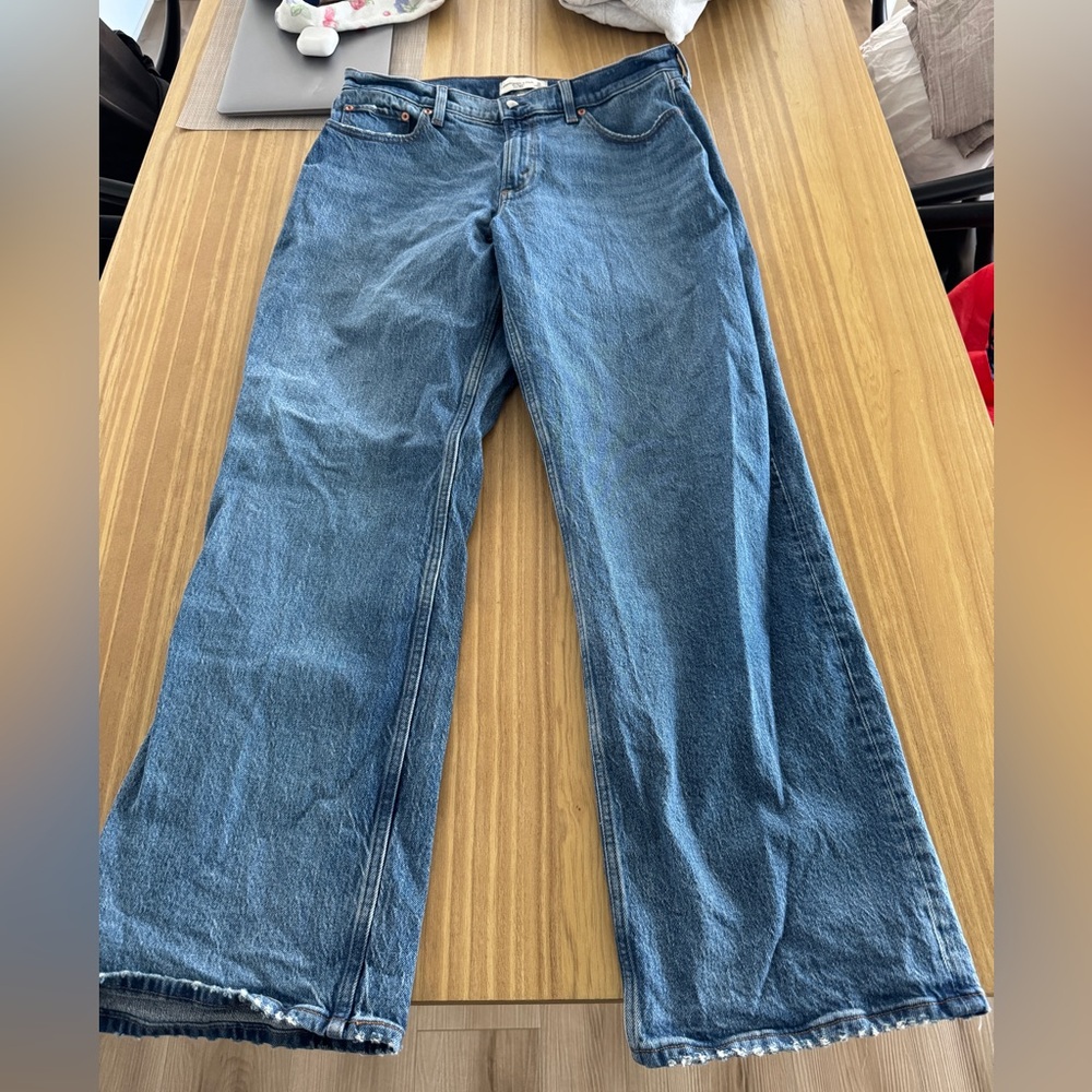 Abercrombie & Fitch Lo rise baggy jeans size 30 Regular Length in medium colour